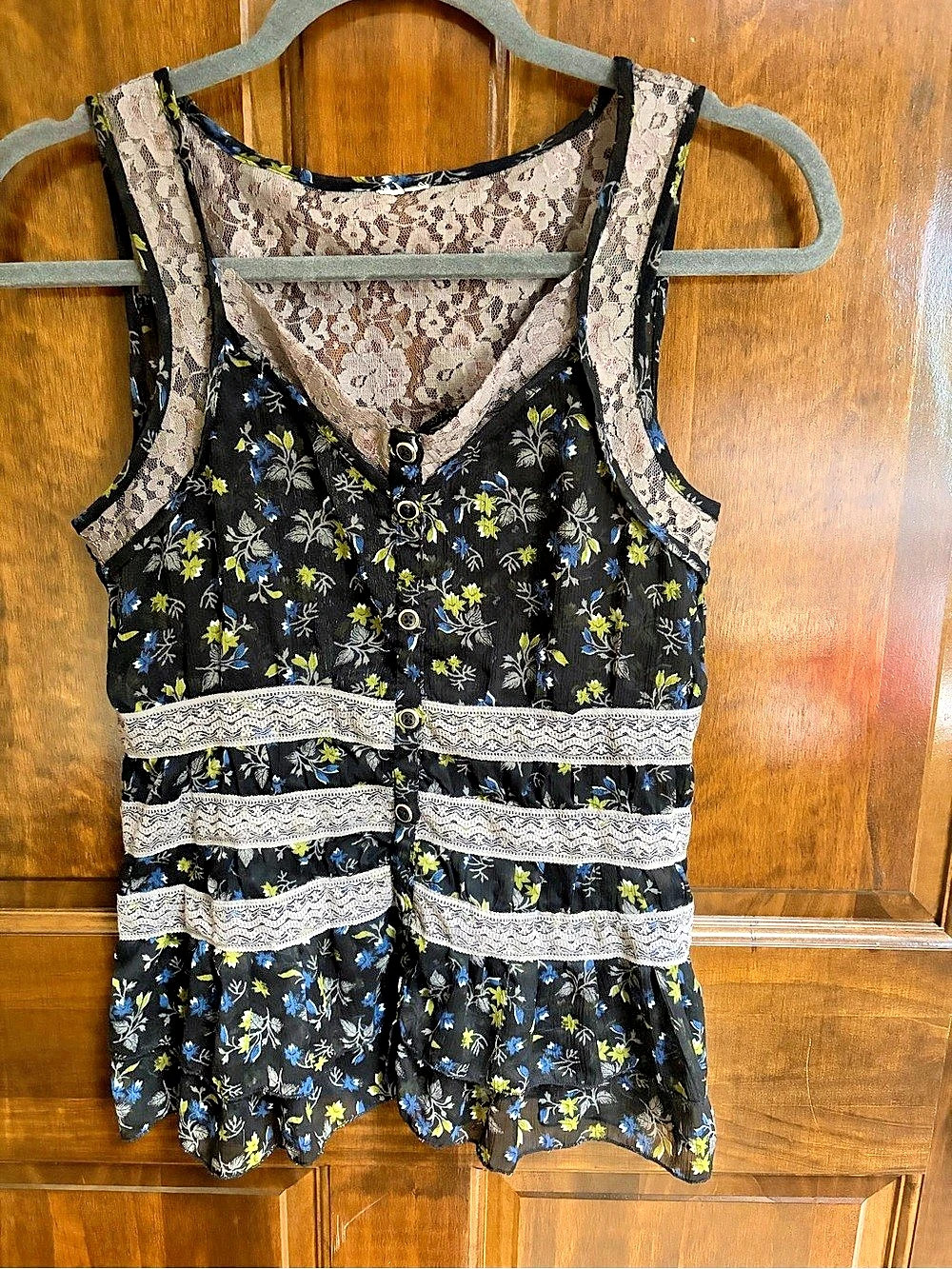 Girl Krazy Floral Lace Trim Tank Top in Black & Gray Sz S